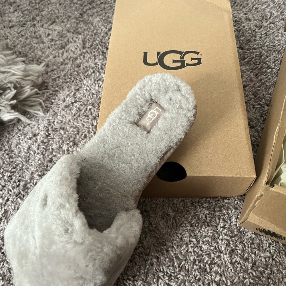 Brand new / never worn Ugg Cozette slipper